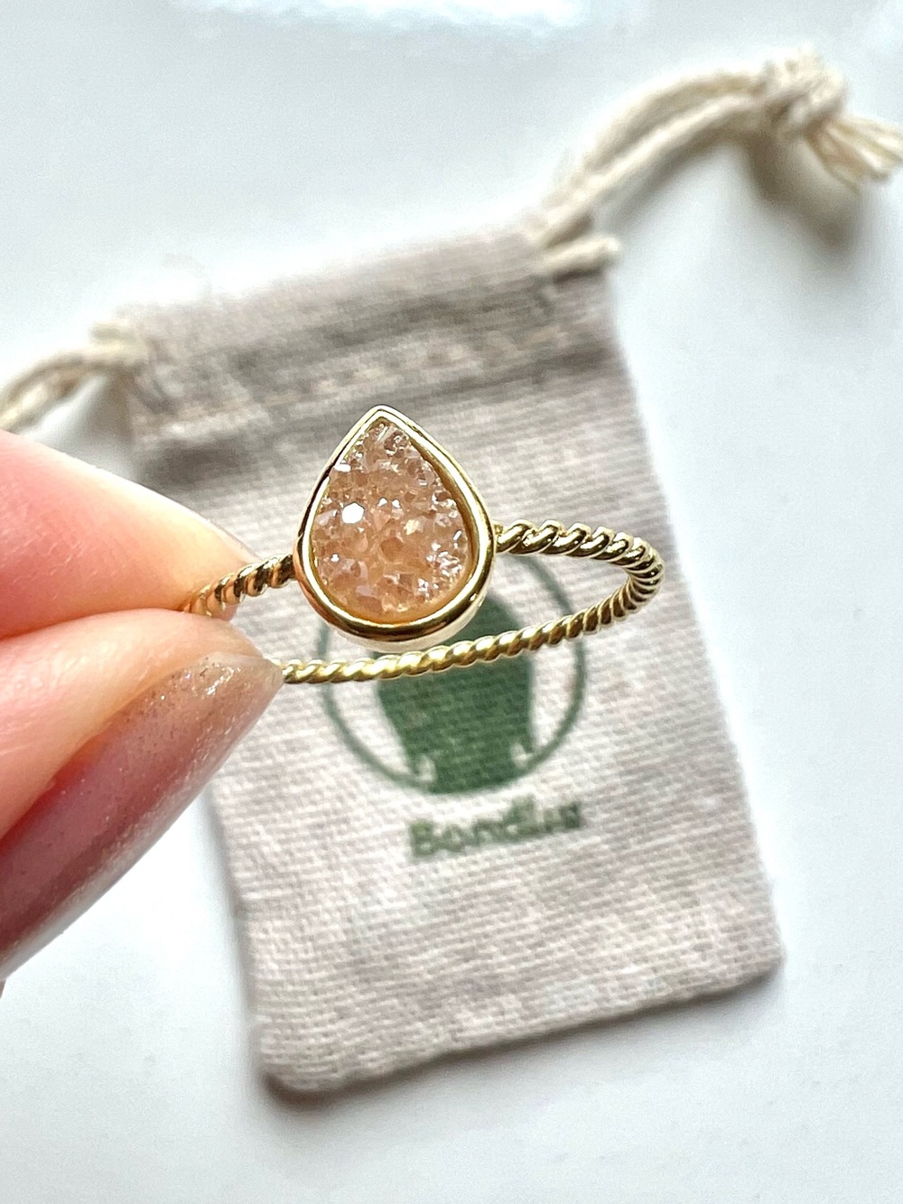NWT Dainty Peach Aura Druzy Teardrop Ring Gold